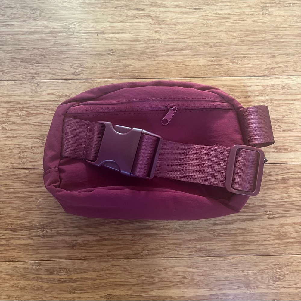 HALARA Maroon Crossbody Bag - Picture 2 of 4